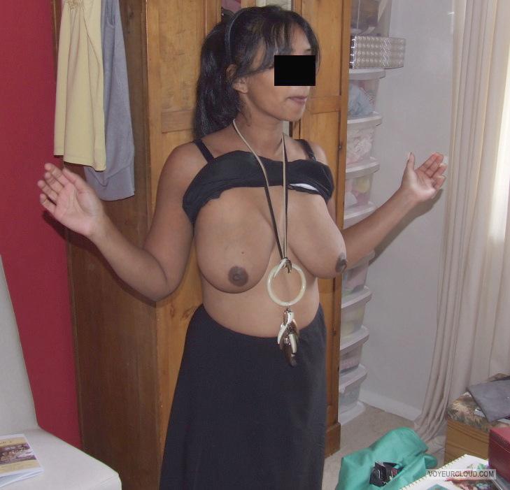 Tit Flash: Wife's Medium Tits - Sandhya from United Kingdom